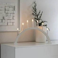 Adventsstaker>Konstsmide Adventsstake 7 armet buet - Hvit