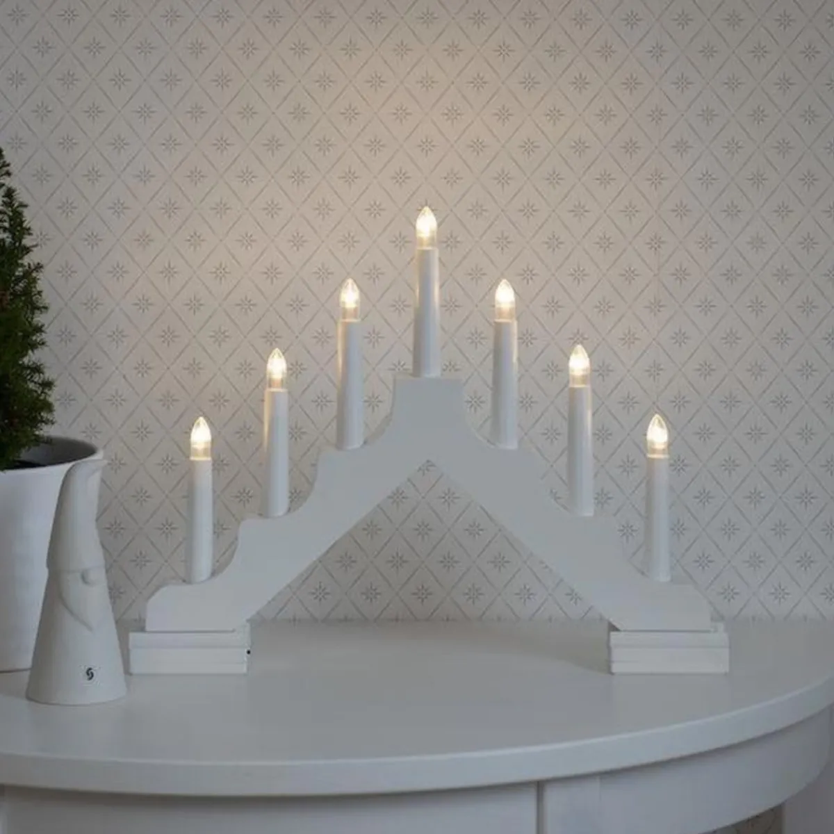 Adventsstaker|Julebelysning På Batteri>Konstsmide Adventsstake 7 lys på batteri - Hvit