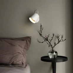 Vegglamper Med Usb>DFTP Angle vegglampe med USB - Hvit