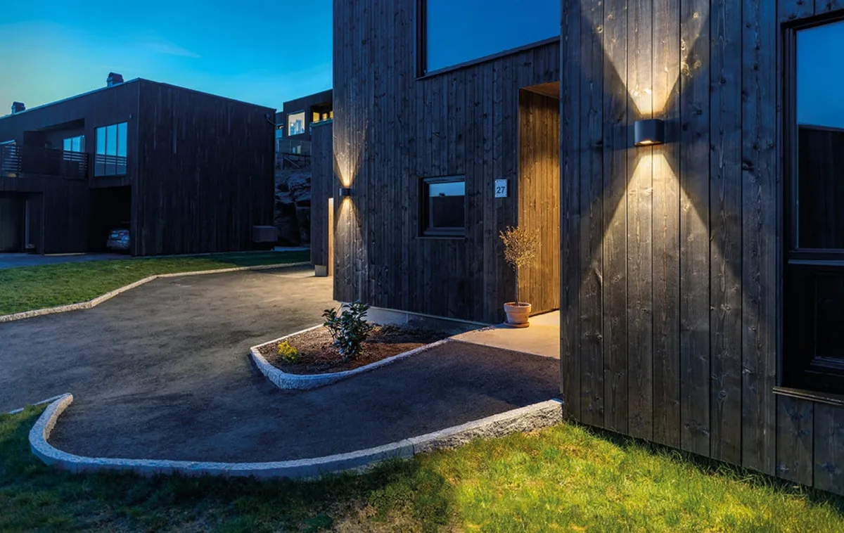 Utelamper Med Opp/Ned Lys>Sg Armaturen As Artes round vegglampe opp/ned utendørs IP65 8W 3000K Dimbar