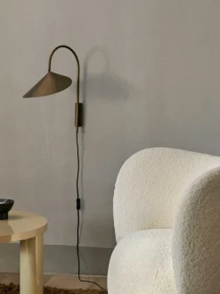 Interiørlamper|Leselamper>Ferm Living Arum vegglampe swing - bronse