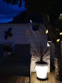 Led-Baller Og Krukker>Konstsmide Assisi blomsterpotte stor med LED-lys Hvit