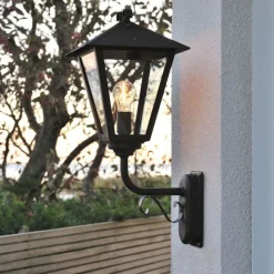 Utelamper - Klassiske Vegglamper>Konstsmide Benu vegglampe - Svart