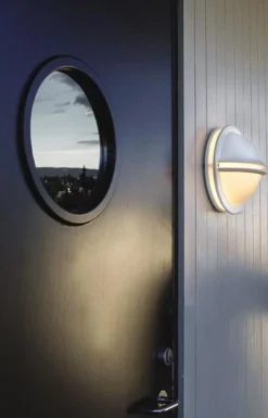 Lightup-Pris|Utelamper - Veggskjold / Plafond><noscript><img width=