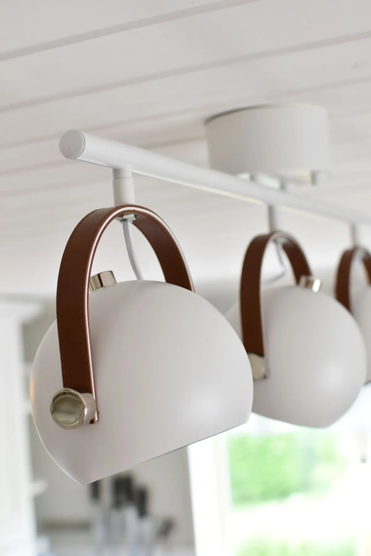 Kjøkkenbelysning Tak|Taklamper / Takplafonder>Aneta Lighting Bow taklampe - Hvit/Brun Svart