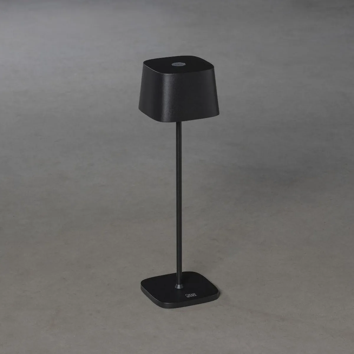 Lightup-Pris|Bordlamper For Utendørsbruk>Konstsmide Capri bordlampe oppladbar utendørs IP54 - Svart