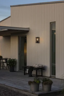 Lightup-Pris|Utelamper - Veggskjold / Plafond>Konstsmide Carpi vegglampe utendørs IP44 - Svart/Messing Svart / Messing