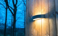 Utelamper Med Opp/Ned Lys>Sg Armaturen As Curve vegglampe opp/ned 10W 2700K dimbar IP65