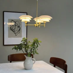 Kjøkkenbelysning Tak|Lysekroner>Dyberg Larsen DL20 takpendel 3-lys Messing / Opal