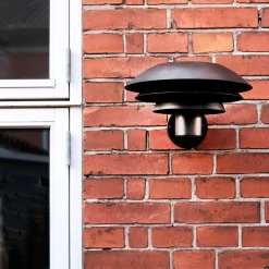 Utelamper - Klassiske Vegglamper><noscript><img width=