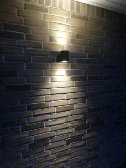 Utelamper Med Opp/Ned Lys>Antidark Dolio W90 vegglampe utendørs opp/ned 2x4,2W 3000K IP65 Dimbar - Svart