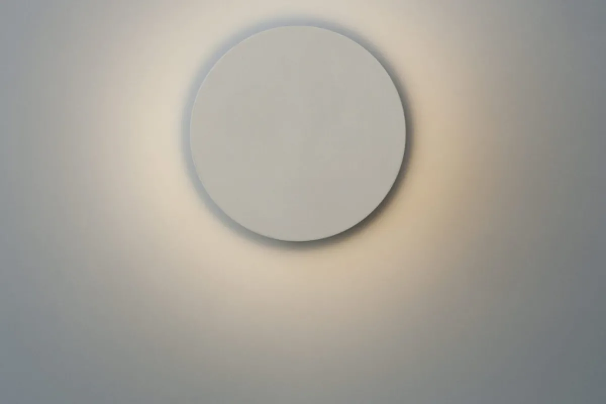 Leselamper>Antidark Dot vegglampe 7+3W med dimmer - Hvit