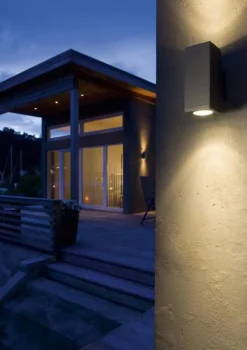 Lightup-Pris|Utelamper Med Opp/Ned Lys><noscript><img width=