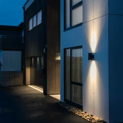 Lightup-Pris|Utelamper Med Opp/Ned Lys><noscript><img width=