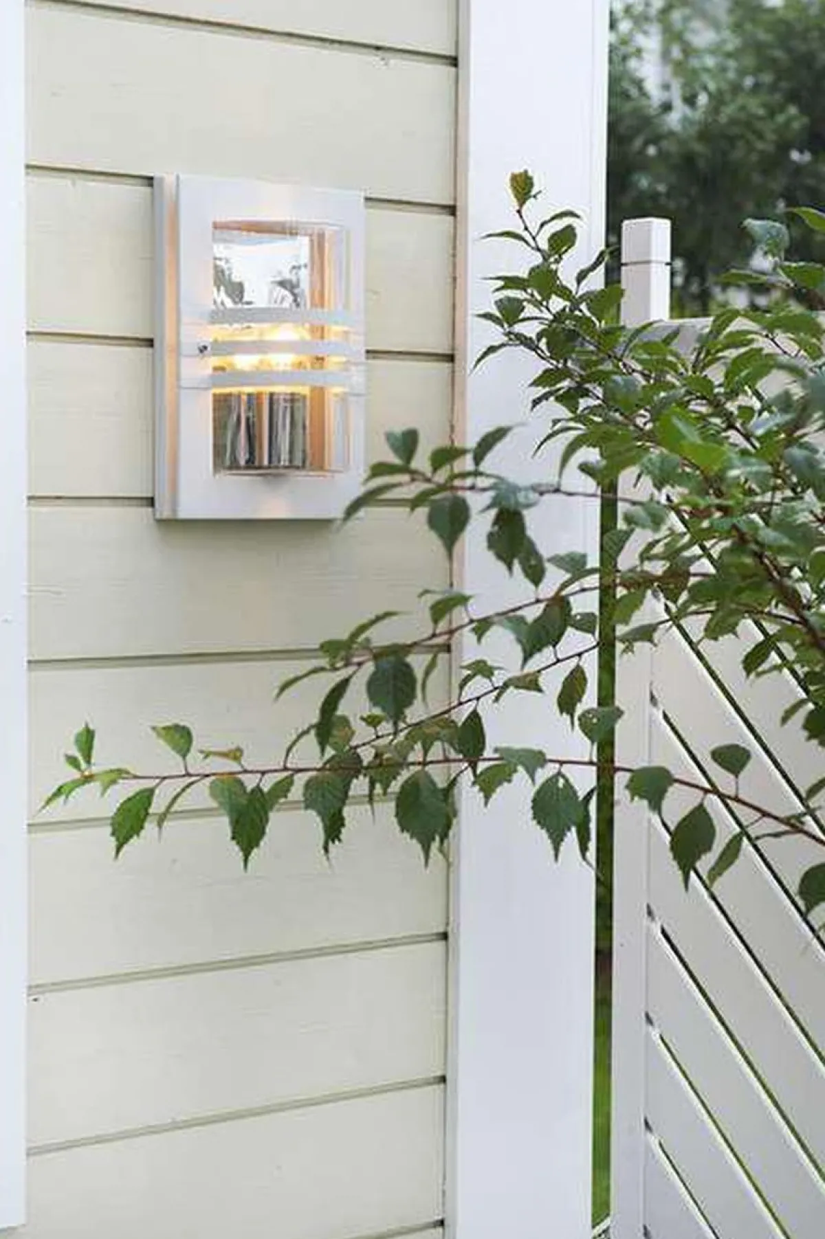 Utelamper - Veggskjold / Plafond>Eglo Ekeberg vegglampe - Hvit