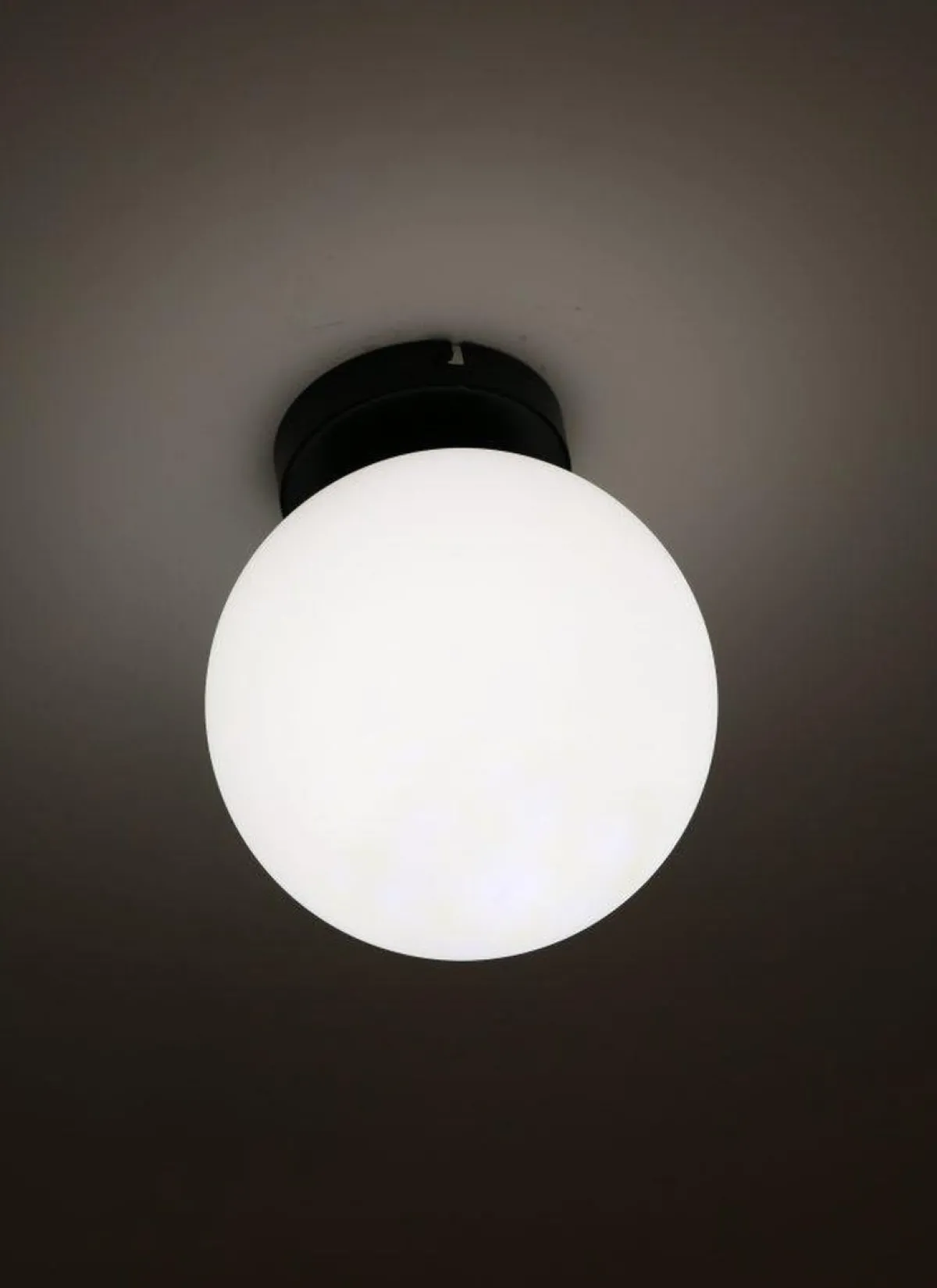 Kjøkkenbelysning Tak|Taklamper / Takplafonder>NorDesign Emrik taklampe - Svart/Opal Svart / Opal