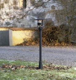 Lyktestolper>Konstsmide Freja 120 cm stolpelykt Svart