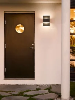 Lightup-Pris|Utelamper Med Opp/Ned Lys><noscript><img width=