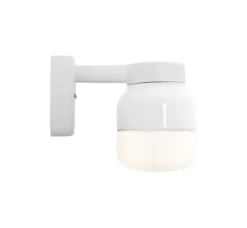 Utelamper - Veggskjold / Plafond|Baderomsbelysning Vegg>Ifø Electric Ifø Ohm 100/150 vegglampe IP44