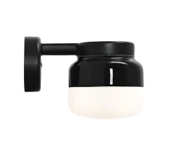 Utelamper - Veggskjold / Plafond|Baderomsbelysning Vegg>Ifø Electric Ifø Ohm 140/150 vegglampe IP44