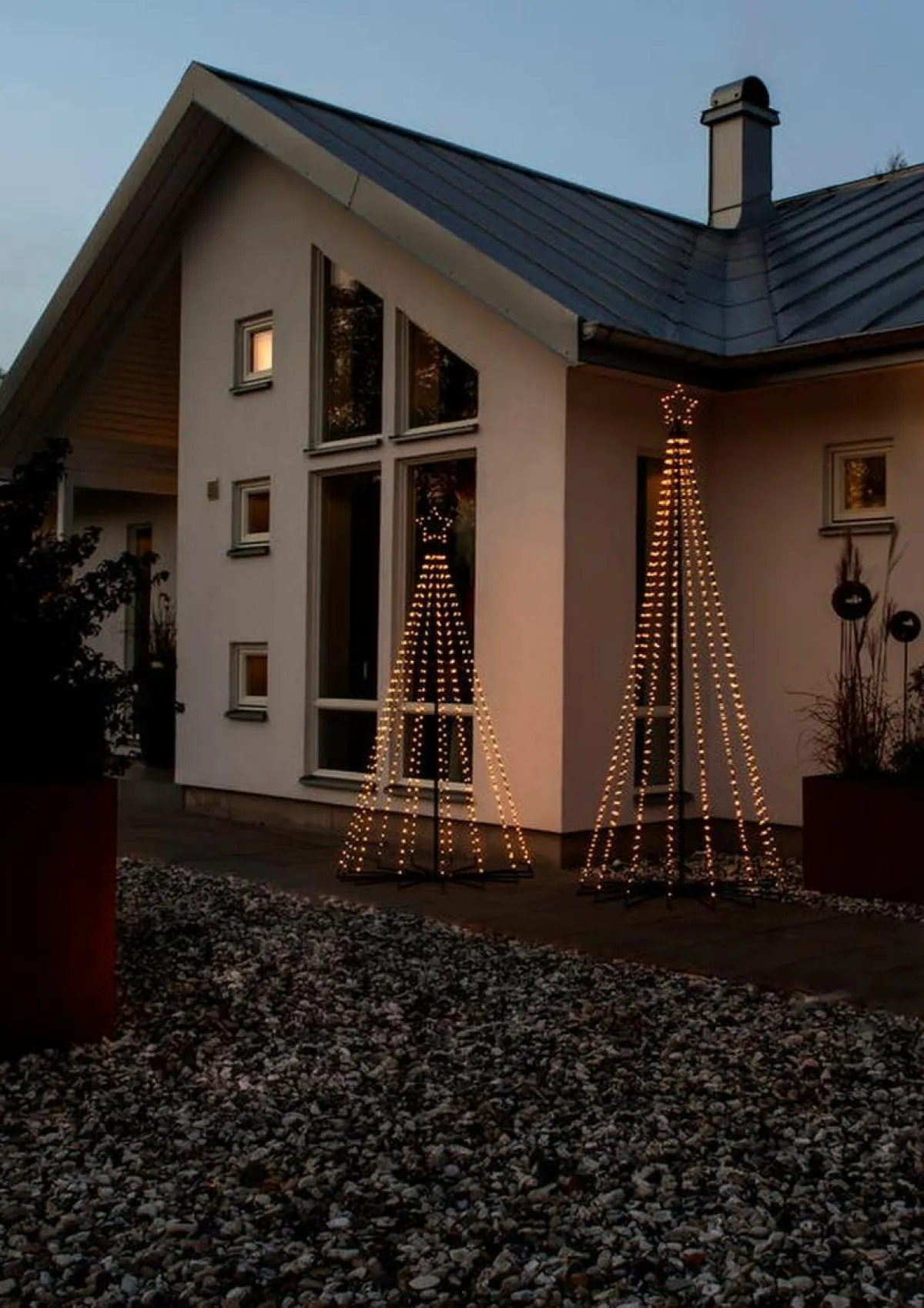 Juledekorasjoner>Konstsmide Juletre 180 cm i metall med toppstjerne og lys IP44 - Utendørs Svart