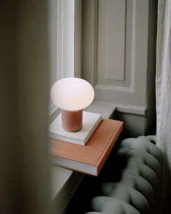 Oppladbare Bordlamper>New Works Karl-Johan bærbar bordlampe - Rød