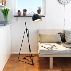 Leselamper Gulv>Örsjö Lean gulvlampe - Svart/Rå messing Svart / Messing