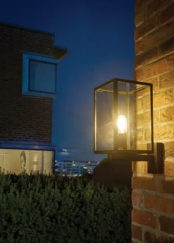 Lightup-Pris|Utelamper - Klassiske Vegglamper><noscript><img width=