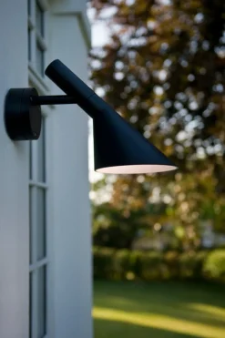 Utelamper - Veggskjold / Plafond|Utelamper - Klassiske Vegglamper><noscript><img width=