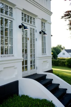 Utelamper - Veggskjold / Plafond|Utelamper - Klassiske Vegglamper><noscript><img width=