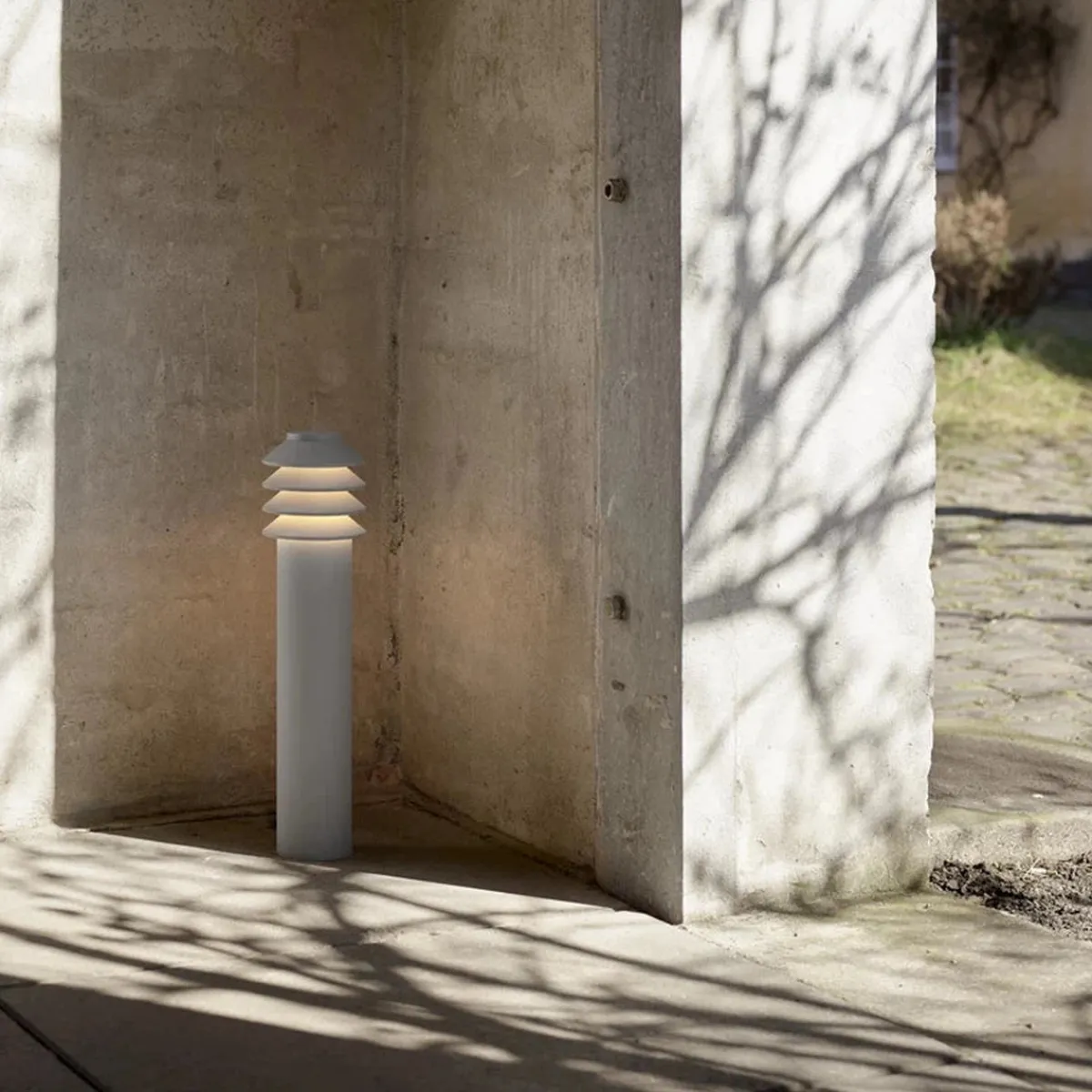 Pullert|Louis Poulsen>Louis Poulsen Bysted Garden fotplate u/adapter lang