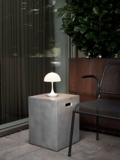 Louis Poulsen|Barneromsbelysning><noscript><img width=