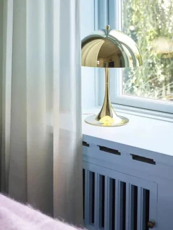 Louis Poulsen><noscript><img width=