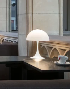 Louis Poulsen>Louis Poulsen Panthella 250 bordlampe