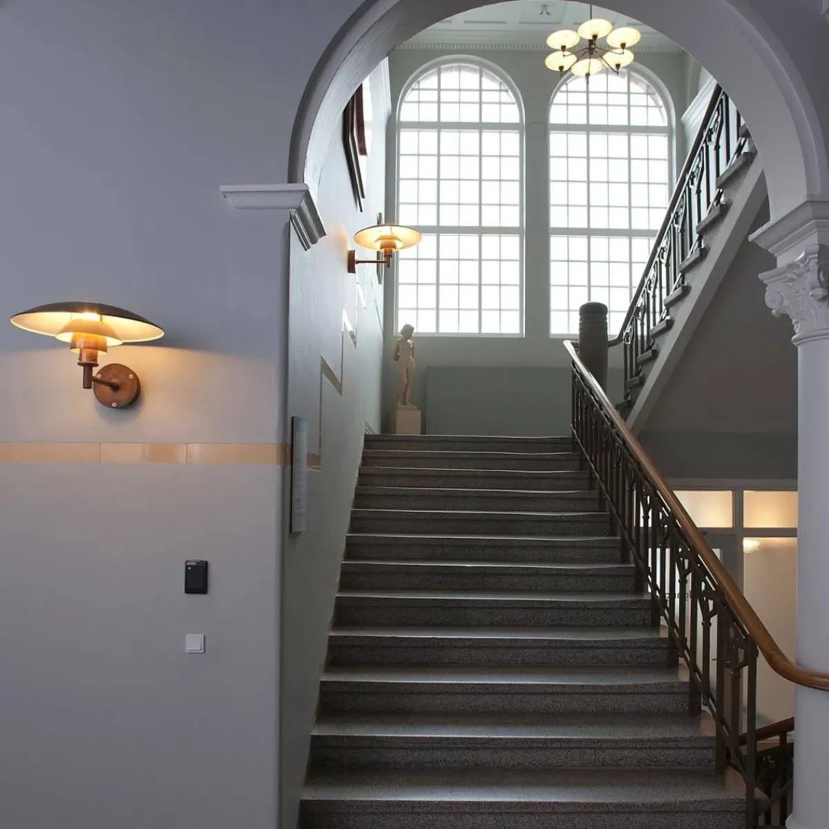 Utelamper - Klassiske Vegglamper|Louis Poulsen>Louis Poulsen PH utendørs vegglampe - Børstet Kobber