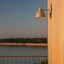 Utelamper - Klassiske Vegglamper|Louis Poulsen><noscript><img width=