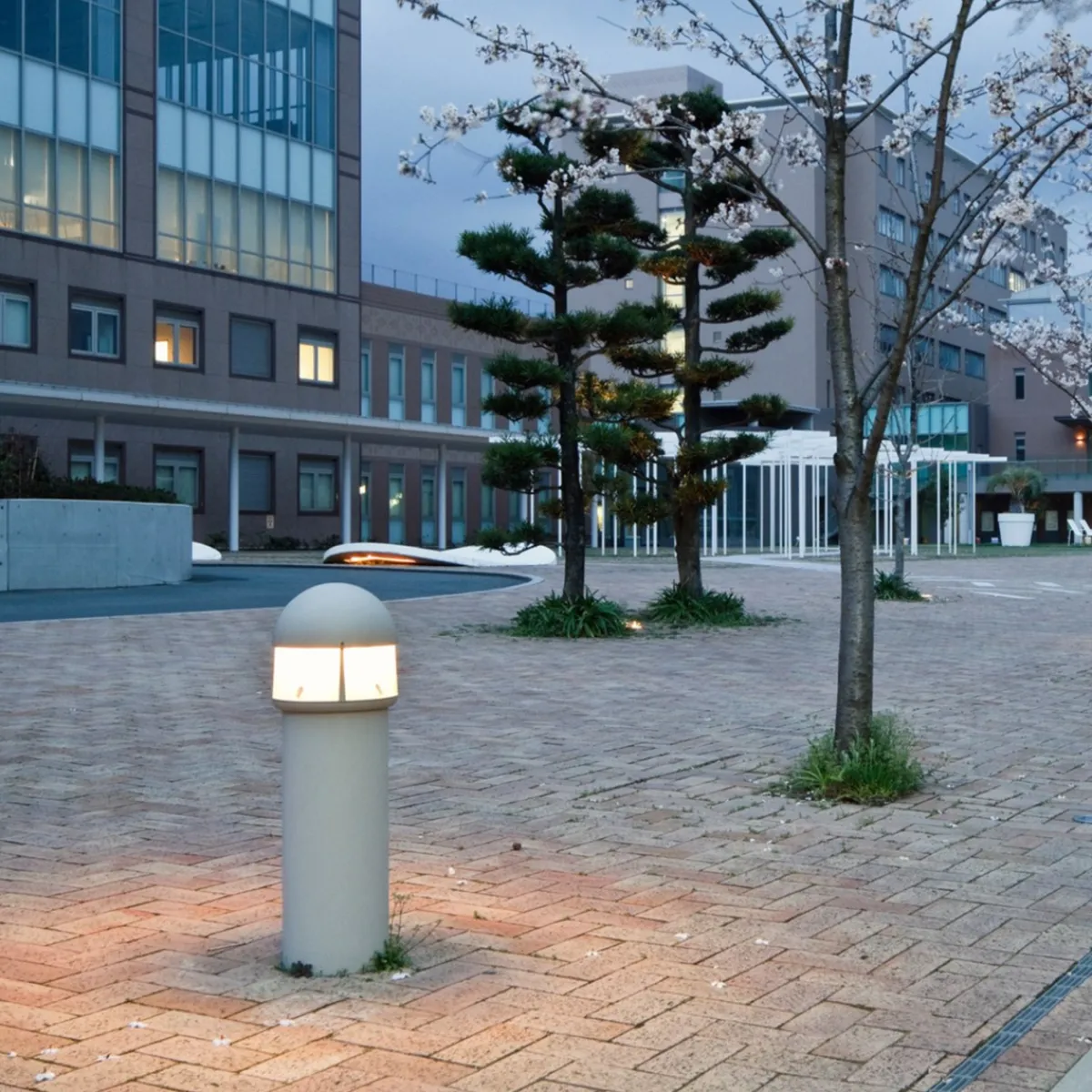 Pullert|Louis Poulsen>Louis Poulsen Waterfront Pullert mast for nedgraving