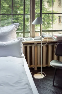 Leselamper Gulv|Louis Poulsen><noscript><img width=