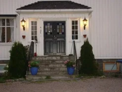 Lightup-Pris|Utelamper - Klassiske Vegglamper><noscript><img width=