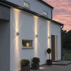 Utelamper Med Opp/Ned Lys>Konstsmide Modena vegglampe I opp/ned - Galvanisert Stål