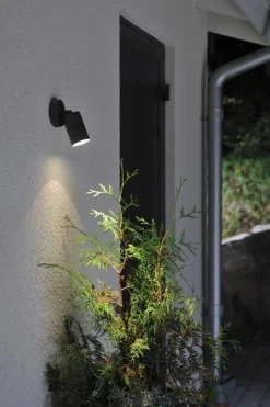 Utelamper - Klassiske Vegglamper><noscript><img width=