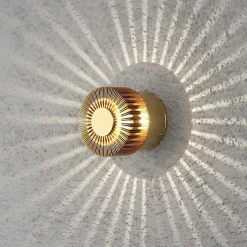 Utelamper - Veggskjold / Plafond>Konstsmide Monza vegglampe utendørs IP54 3W - farget Messing