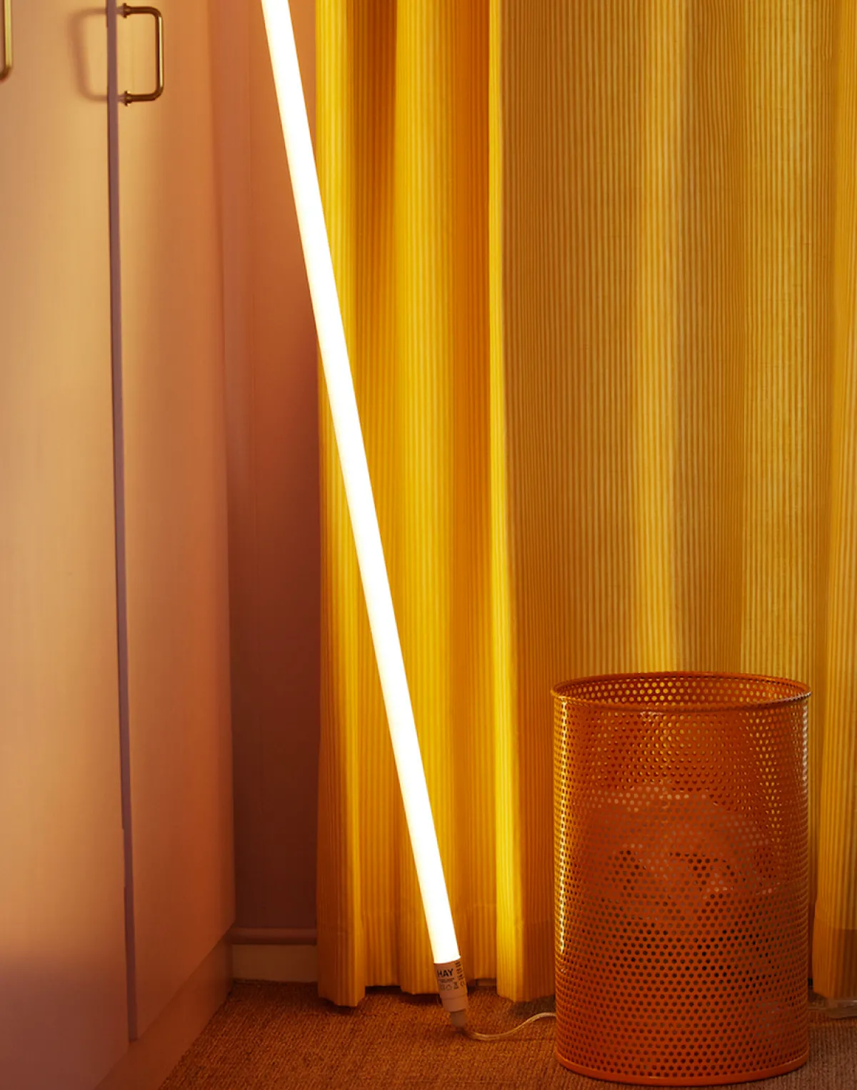 Interiørlamper Gulv|Barneromsbelysning>HAY Neon Tube Led - Hvit