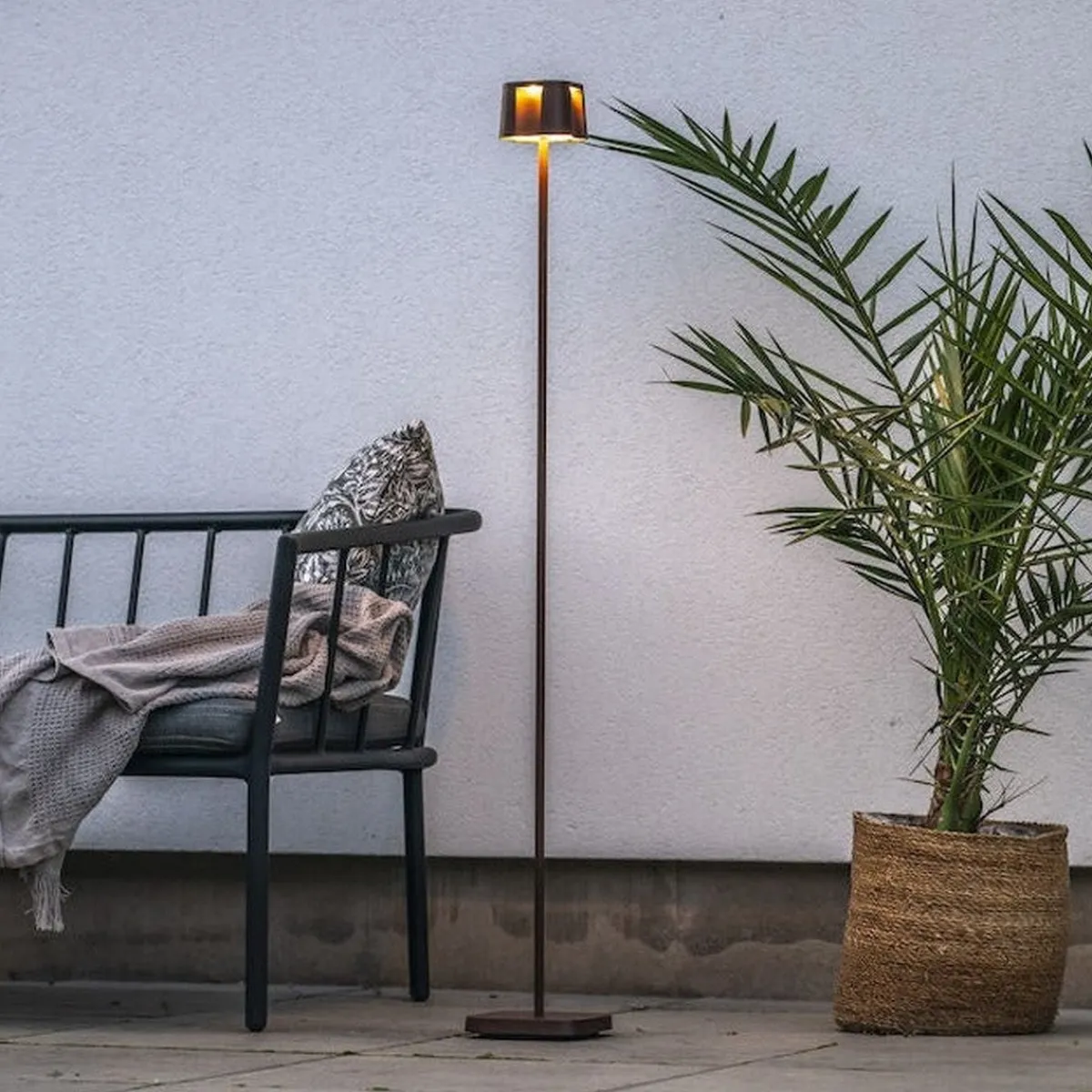 Oppladbare Bordlamper>Konstsmide Nice oppladbar gulvlampe 3W 2700/3000 Kelvin IP54 Svart