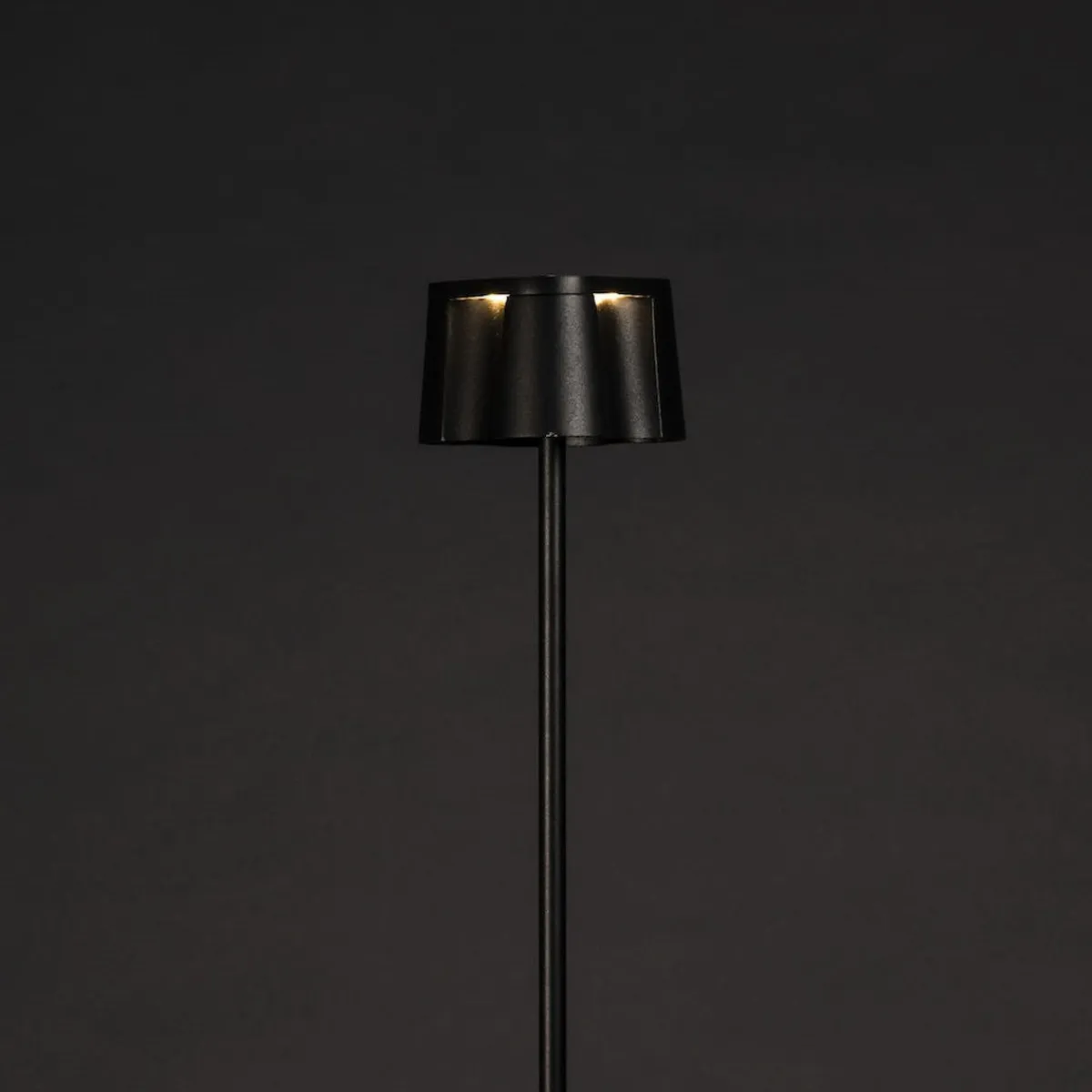 Oppladbare Bordlamper>Konstsmide Nice oppladbar gulvlampe 3W 2700/3000 Kelvin IP54 Svart