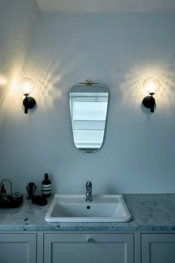 Interiørlamper>Nuura Miira vegglampe / optikk Svart