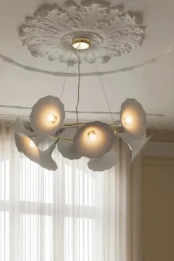 Takpendler|Kjøkkenbelysning Tak>Nuura Petalii 10 taklampe Hvit/messing Hvit / Messing