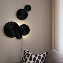 Interiørlamper>Globen Lighting Omega vegglampe - Svart