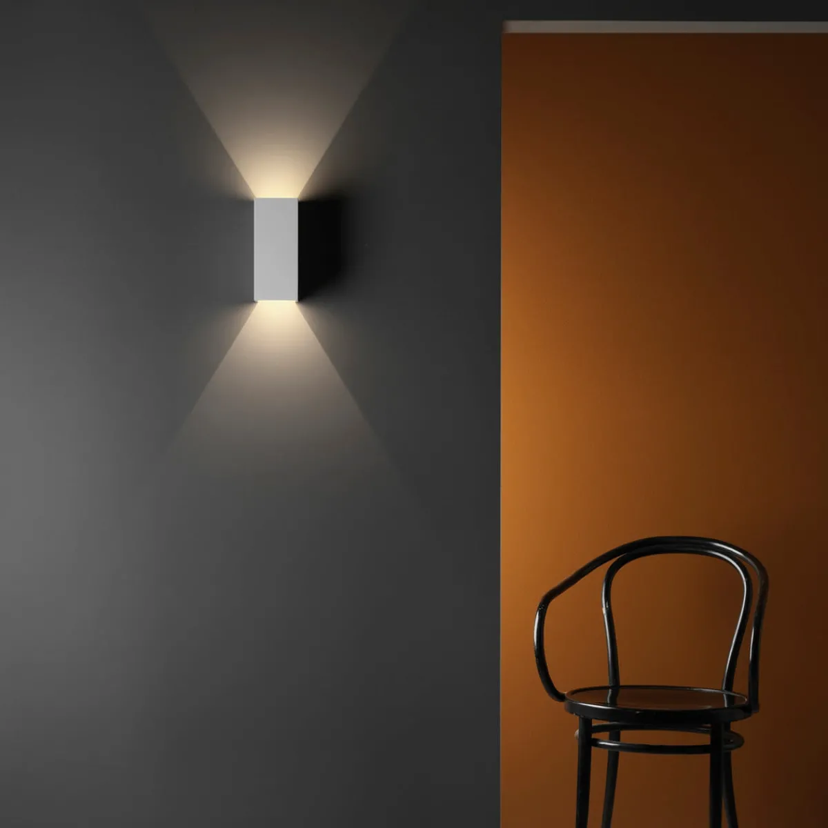 Vegglamper Med Opp/Ned Lys>Astro Lighting Parma 210 vegglampe - Hvit