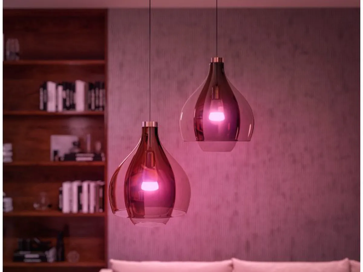 Led-Pærer Smart E27 Sokkel|Philips Hue>Philips Hue farget LED 9W E27 A60 2200-6500 Kelvin + Farge - 60 mm